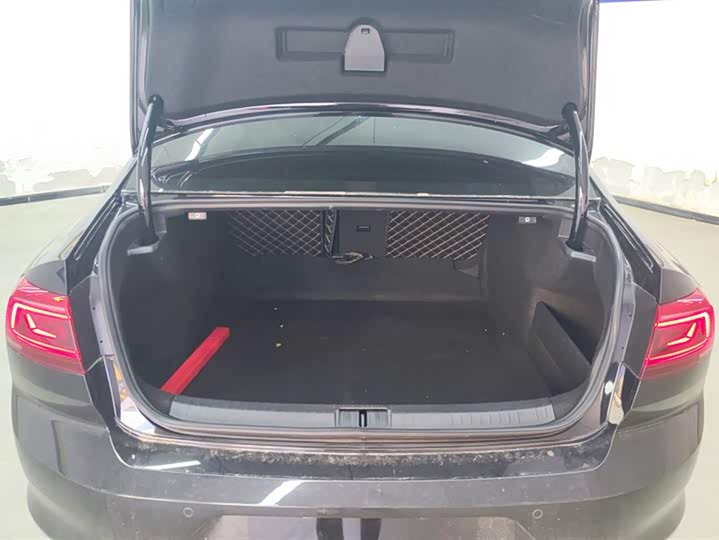 Фото 4 - Volkswagen Magotan