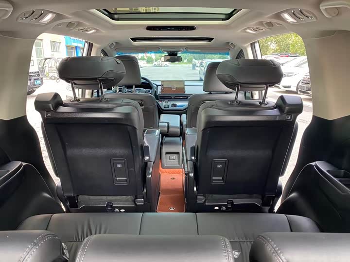 Фото 8 - Honda Elysion