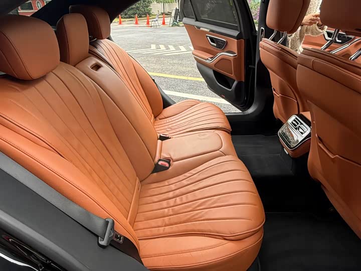 Фото 8 - Mercedes-Benz S-Class