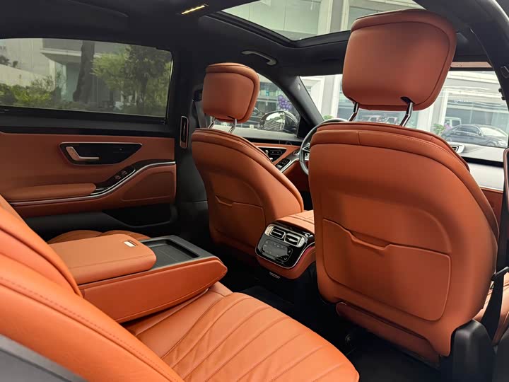 Фото 9 - Mercedes-Benz S-Class