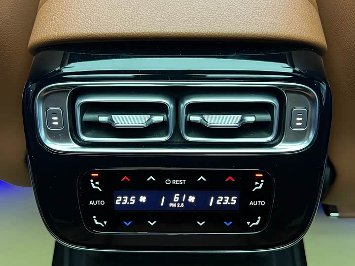 Фото 19 - Mercedes-Benz S-Class