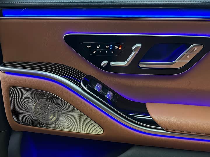 Фото 20 - Mercedes-Benz S-Class