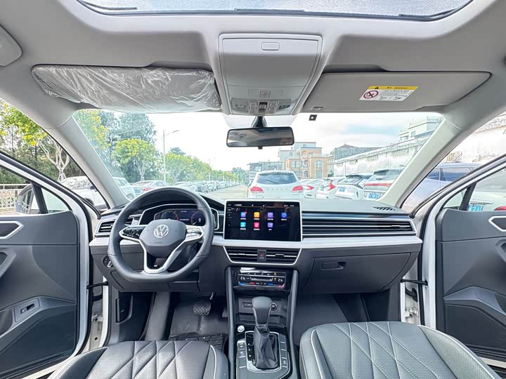 Фото 13 - Volkswagen Tiguan L Pro