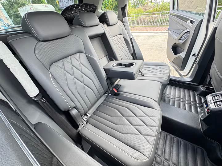 Фото 15 - Volkswagen Tiguan L Pro