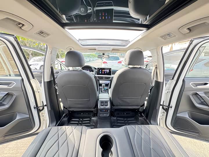 Фото 16 - Volkswagen Tiguan L Pro