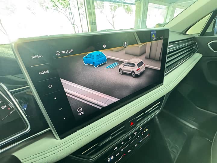 Фото 17 - Volkswagen Tiguan L Pro