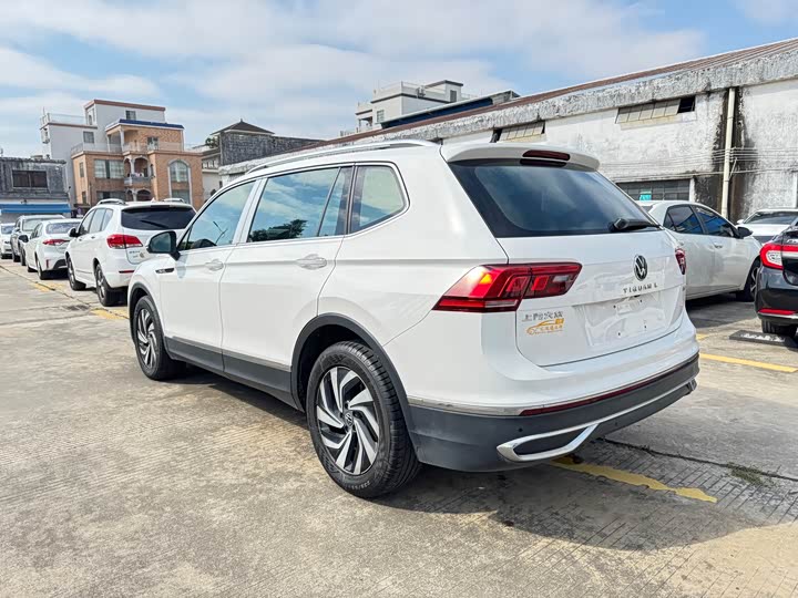 Фото 4 - Volkswagen Tiguan L Pro
