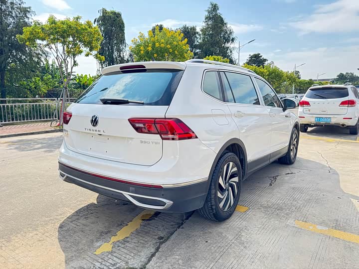 Фото 6 - Volkswagen Tiguan L Pro