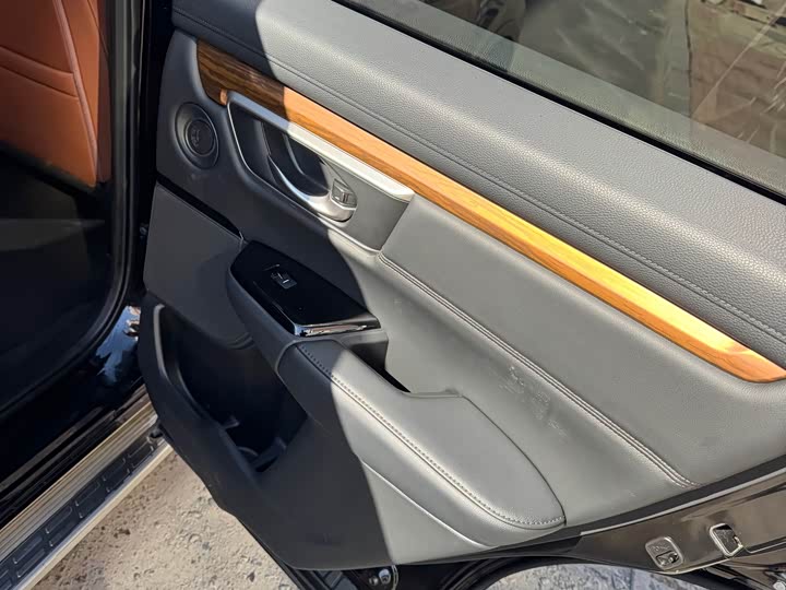 Фото 13 - Honda CR-V