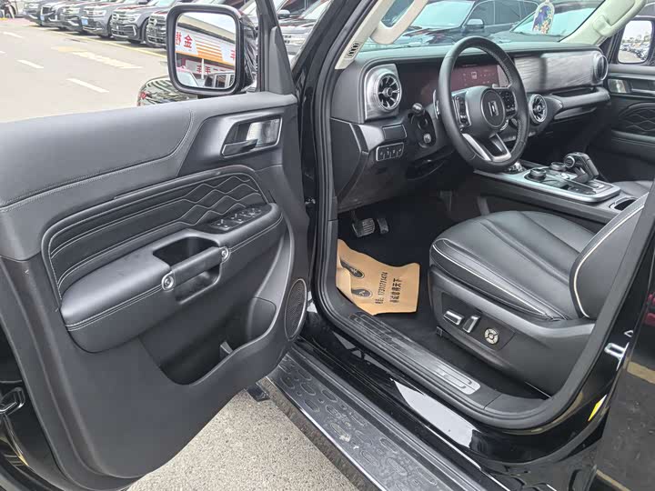 Фото 4 - Tank 300