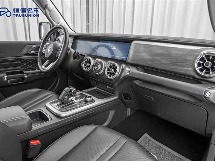 Фото 14 - Tank 300