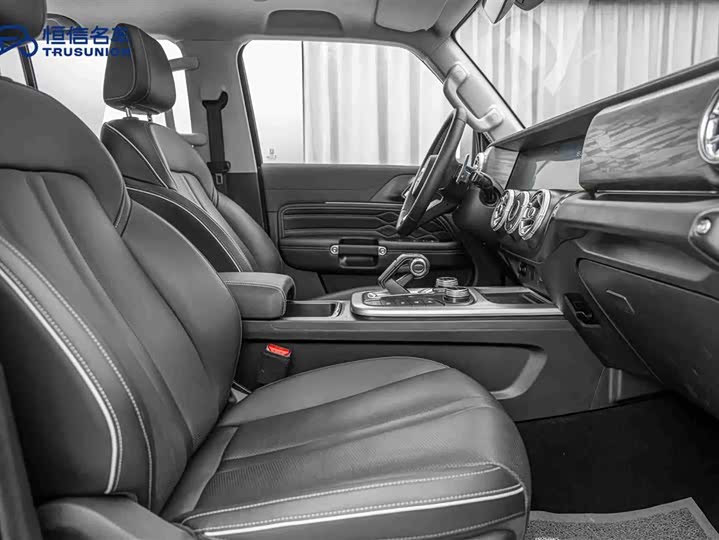 Фото 15 - Tank 300