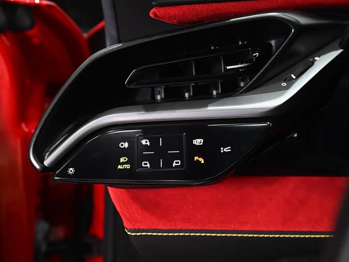 Фото 15 - Ferrari SF90