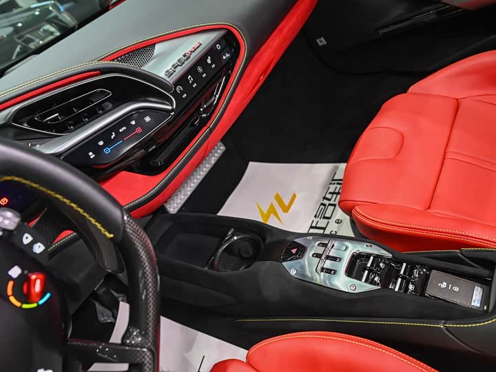 Фото 18 - Ferrari SF90