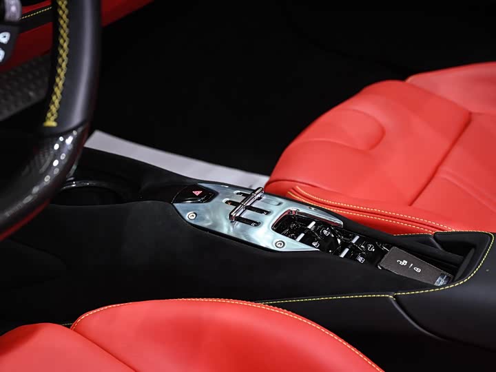 Фото 19 - Ferrari SF90