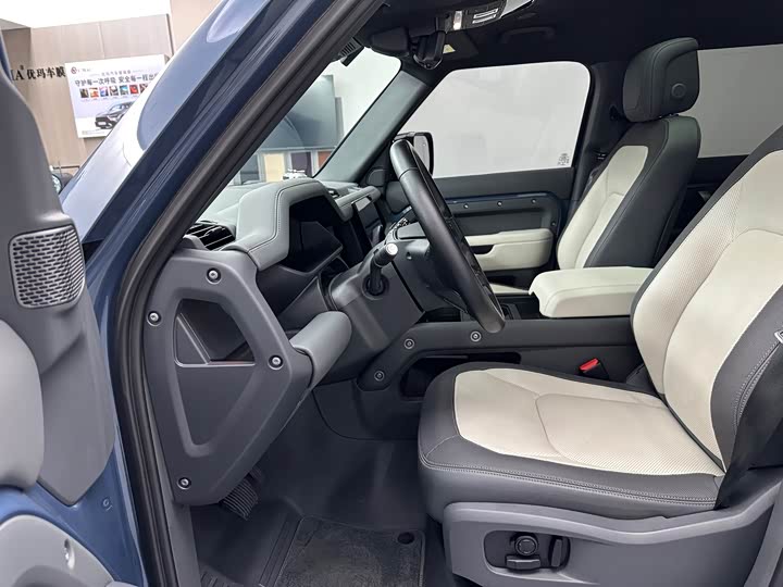 Фото 10 - Land Rover Defender