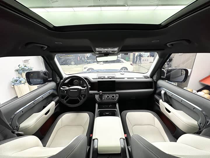 Фото 12 - Land Rover Defender