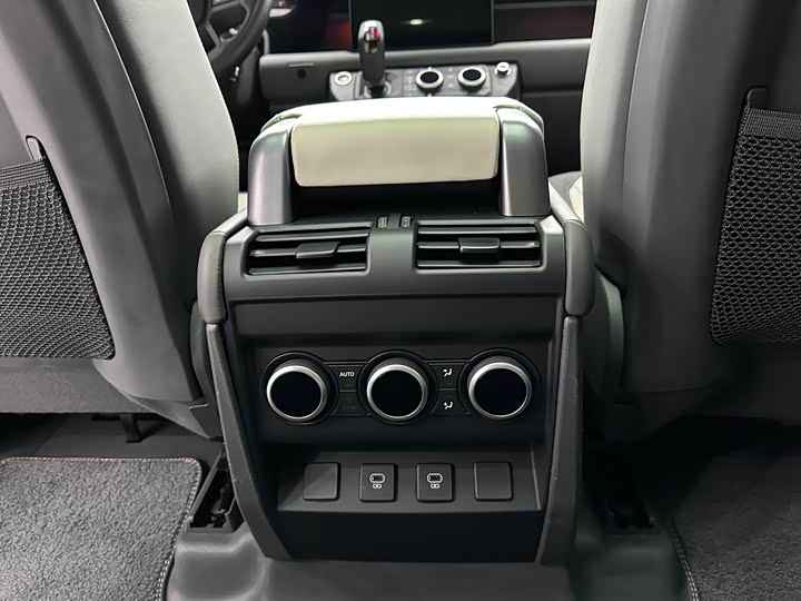 Фото 14 - Land Rover Defender