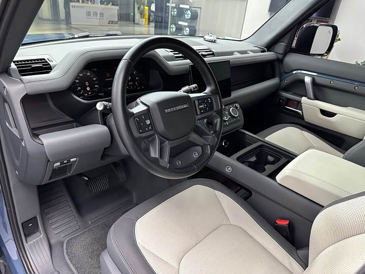 Фото 8 - Land Rover Defender