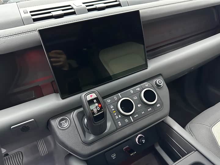 Фото 9 - Land Rover Defender