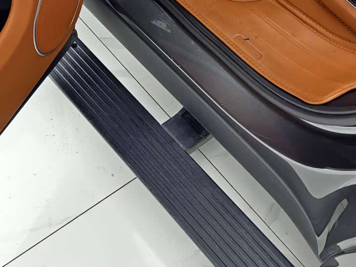 Фото 10 - LiXiang L9