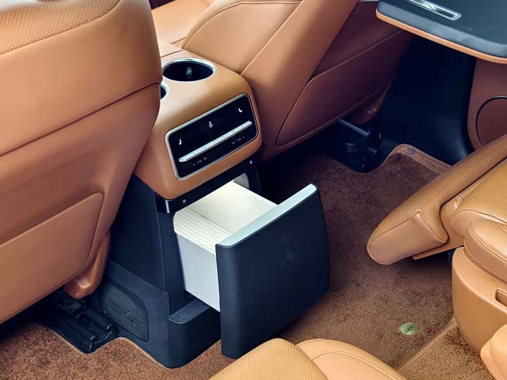 Фото 11 - LiXiang L9