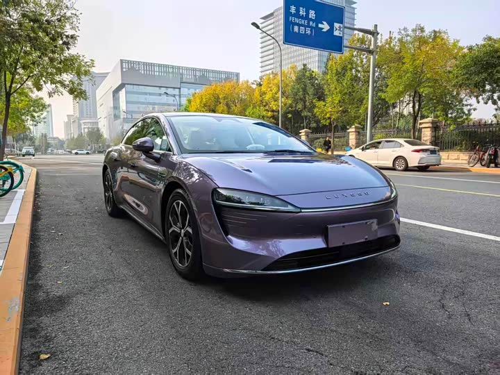 Фото 1 - Luxeed S7