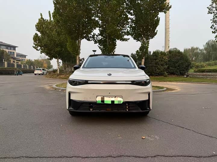 Фото 2 - Leapmotor C10