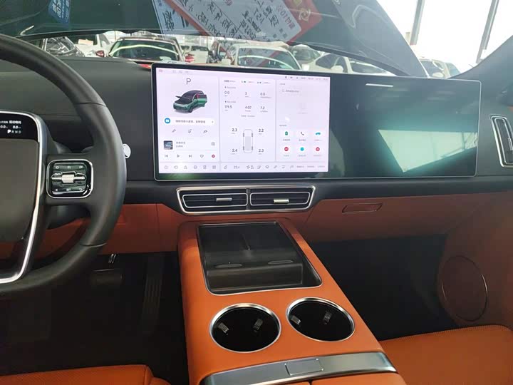 Фото 16 - LiXiang L8