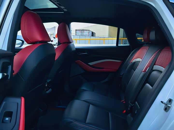 Фото 8 - MG Motor 5