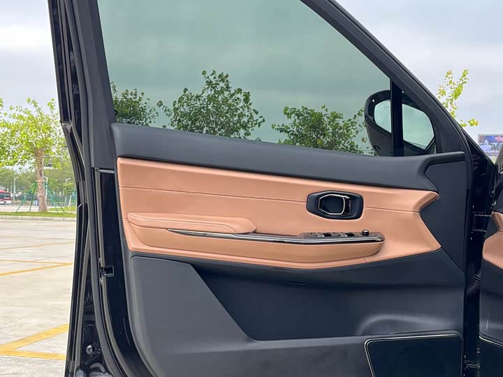 Фото 14 - Nio ES8