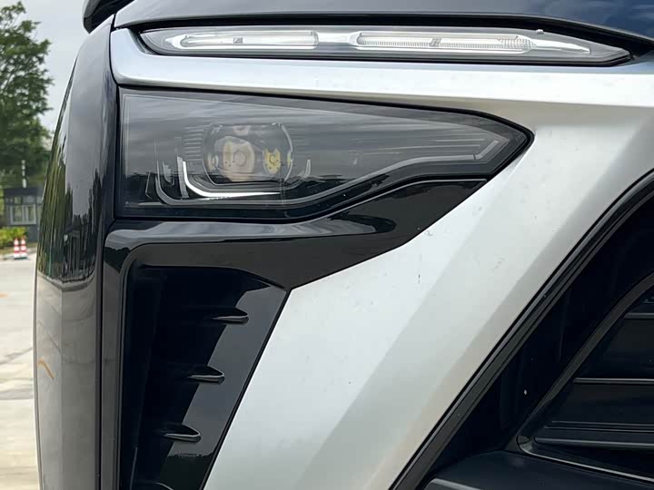 Фото 31 - Nio ES8