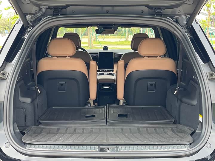 Фото 37 - Nio ES8