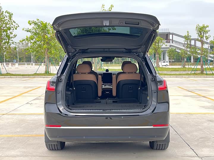 Фото 38 - Nio ES8