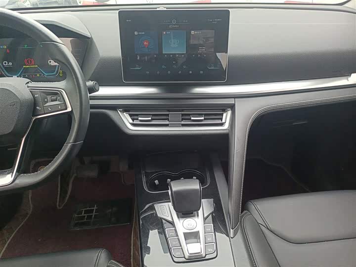 Фото 13 - BYD Song Pro