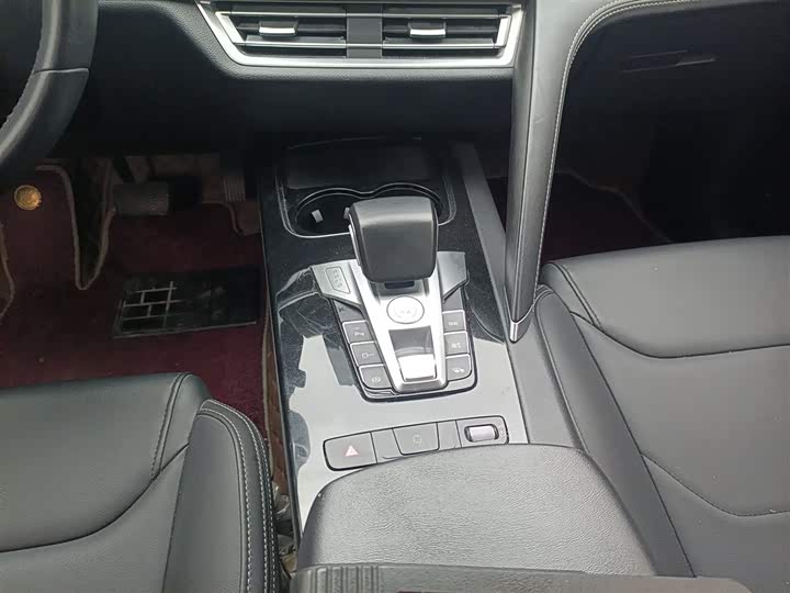 Фото 14 - BYD Song Pro