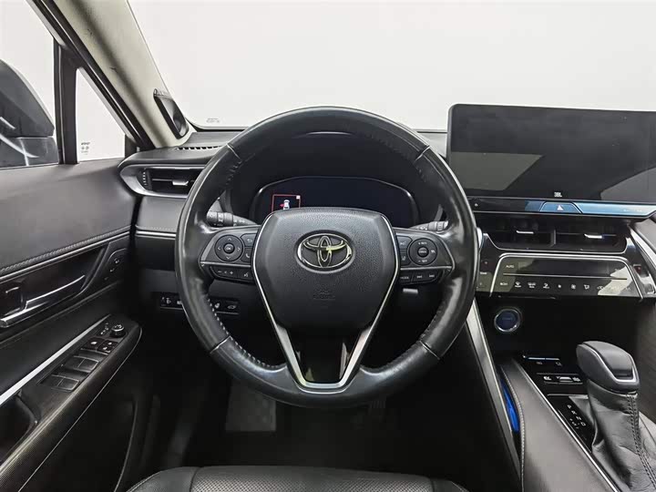 Фото 11 - Toyota Harrier