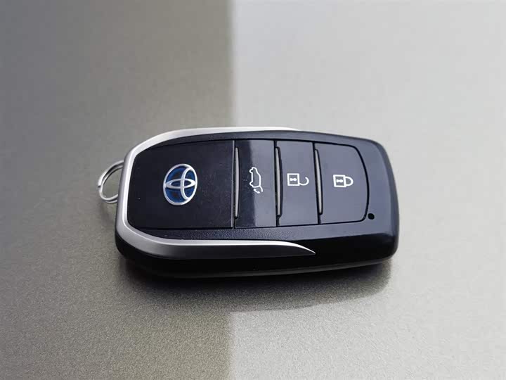 Фото 19 - Toyota Harrier