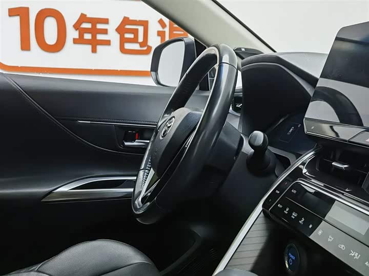 Фото 22 - Toyota Harrier