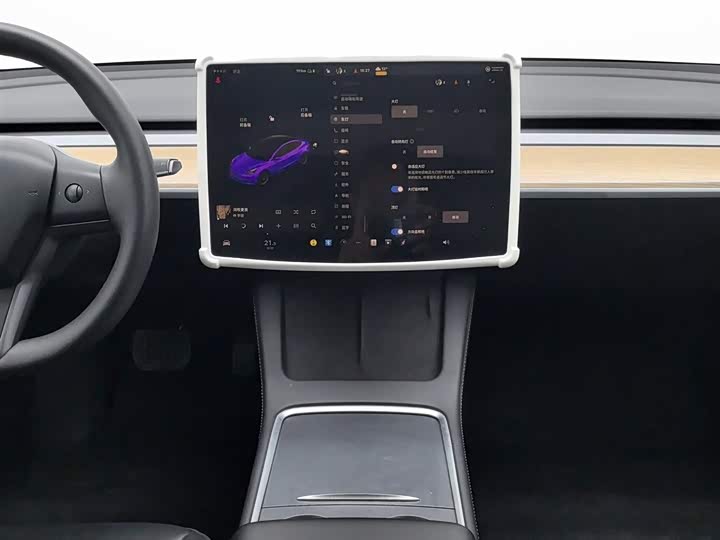 Фото 12 - Tesla Model 3