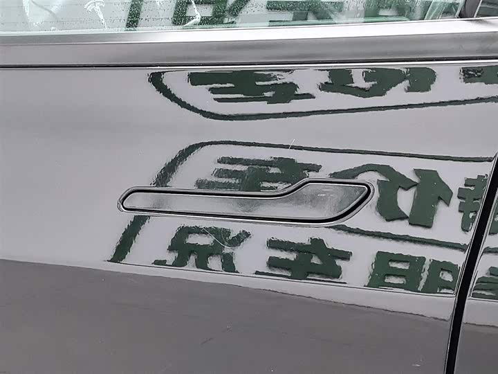 Фото 18 - Tesla Model 3