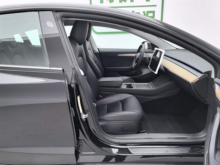 Фото 23 - Tesla Model 3