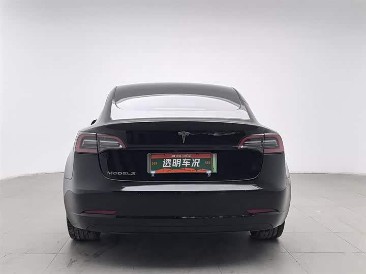 Фото 4 - Tesla Model 3