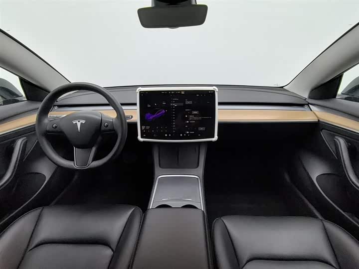 Фото 5 - Tesla Model 3