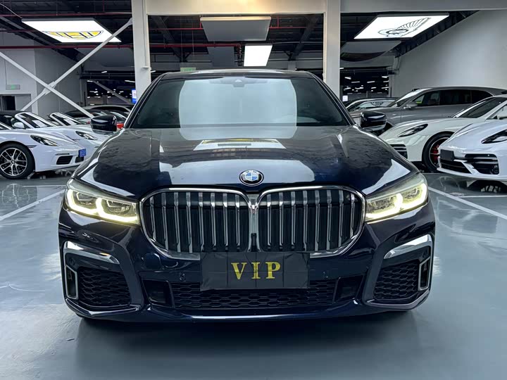 Фото 2 - BMW 7 Series