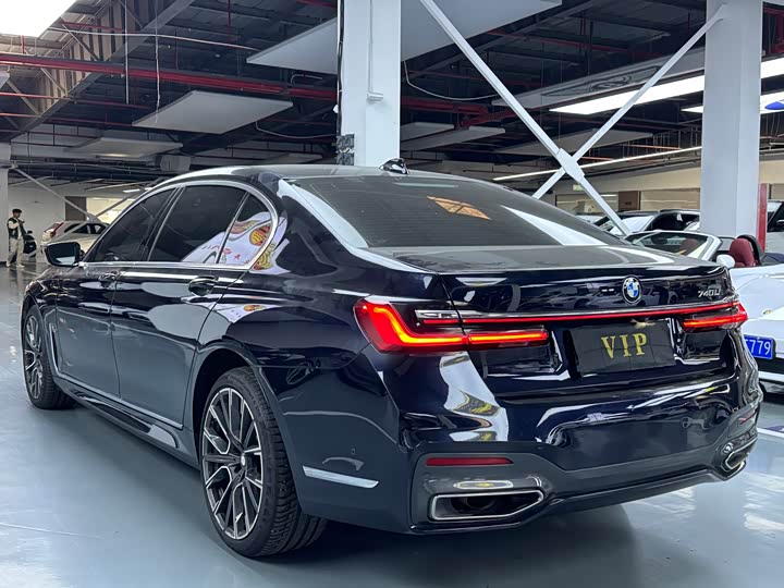 Фото 20 - BMW 7 Series