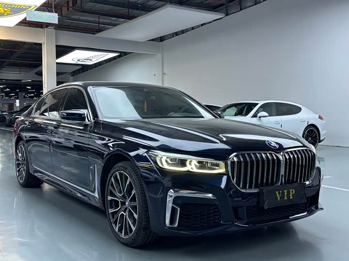 Фото 3 - BMW 7 Series