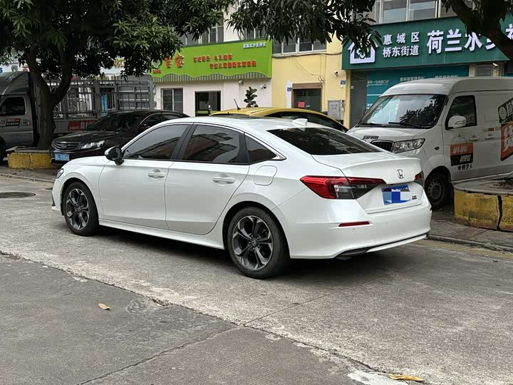 Фото 4 - Honda Civic