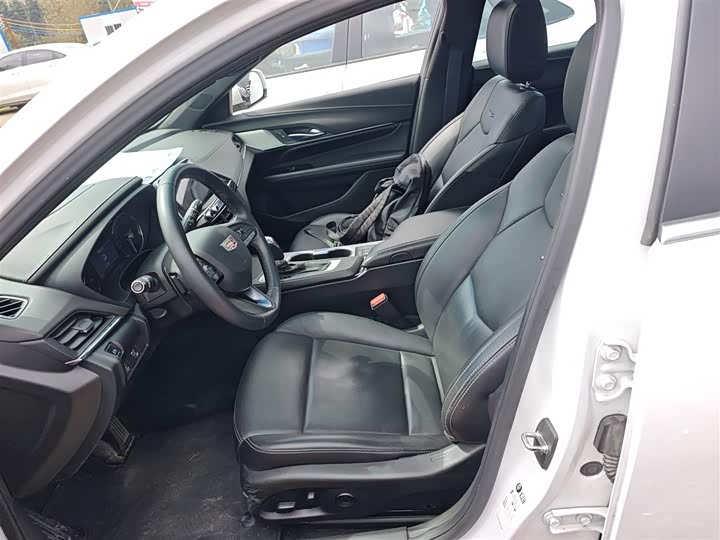 Фото 15 - Cadillac CT4