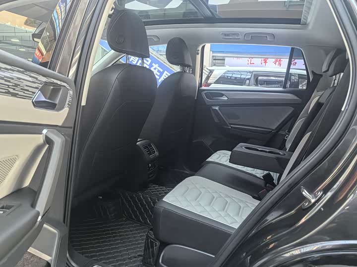 Фото 14 - Volkswagen Tayron